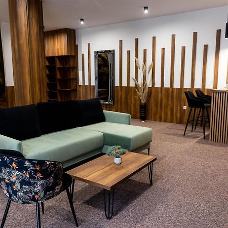 Hostel Tron Travnik Exteriör bild