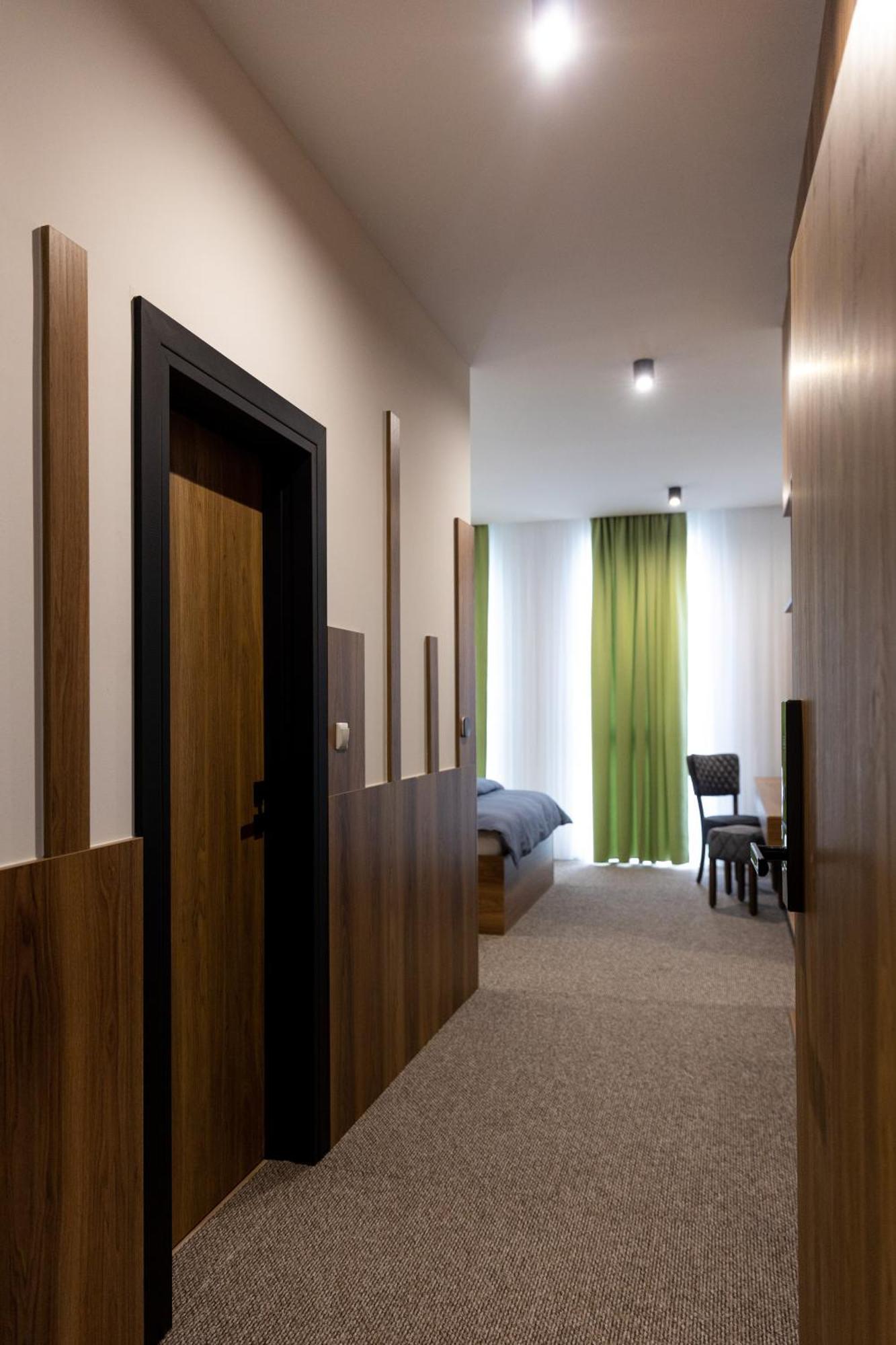 Hostel Tron Travnik Exteriör bild