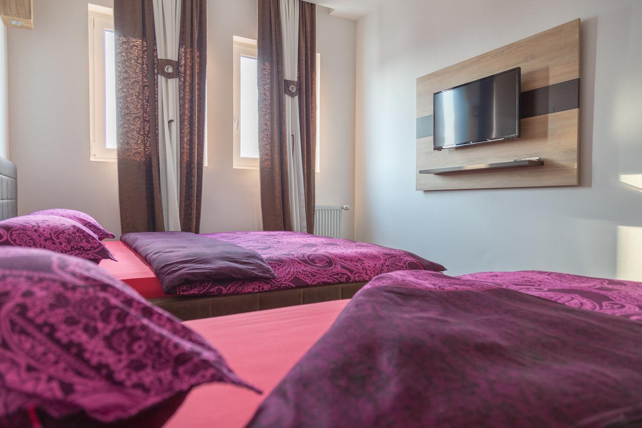 Hostel Tron Travnik Exteriör bild