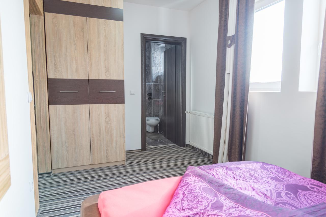 Hostel Tron Travnik Exteriör bild